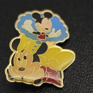 Disney Mickey and Minnie Lapel Pin